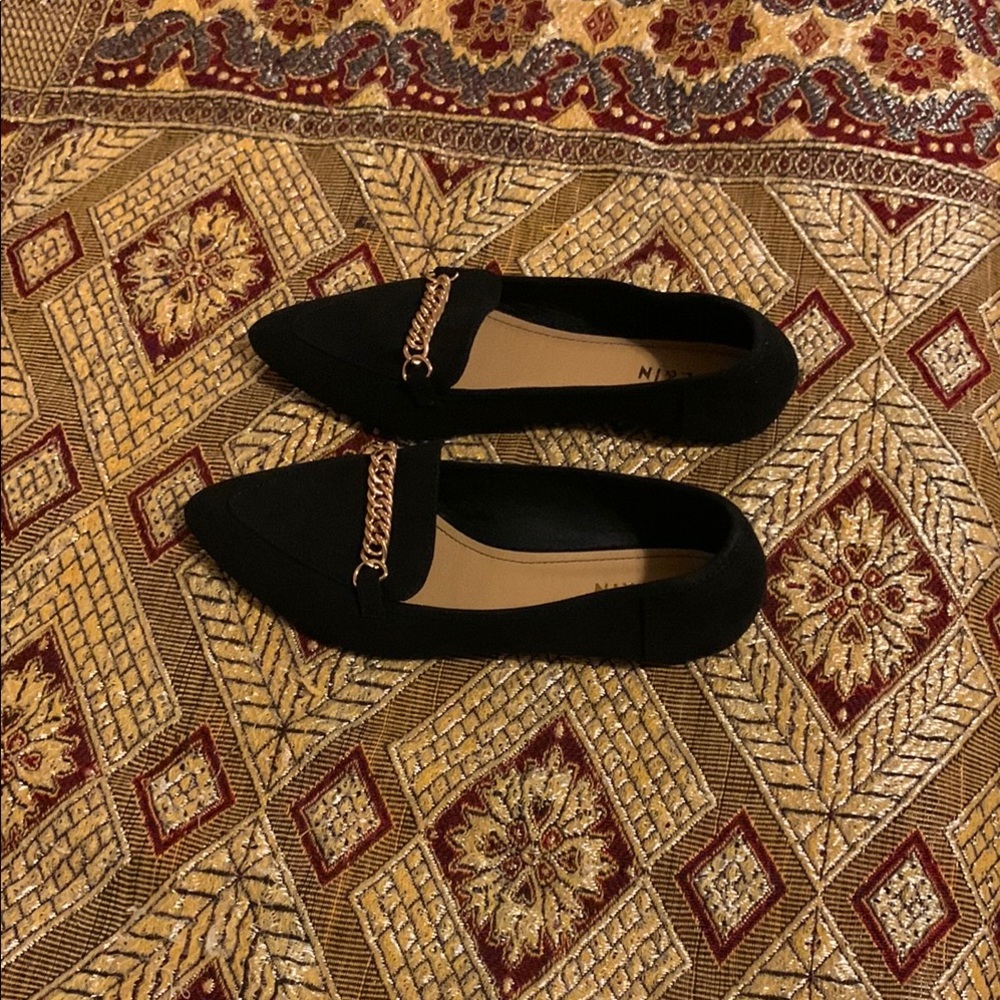 NWOT Elegant Black Suede Loafers with Chain Trim - Picture 7 of 7